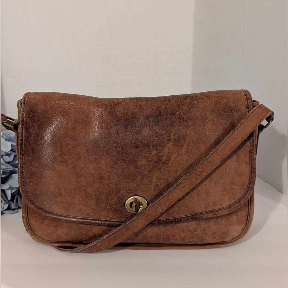 COACH Vintage camel Color Compartment Crossbody Bag